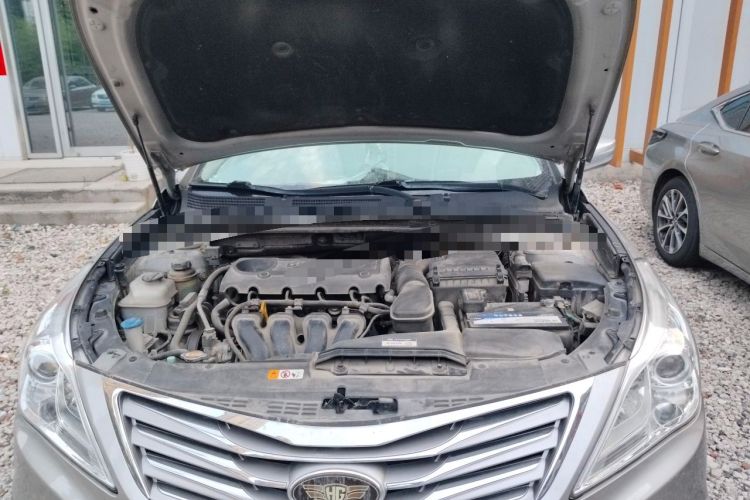 Used Hyundai Azera 2011 2.4L Luxury Model Engine Bay