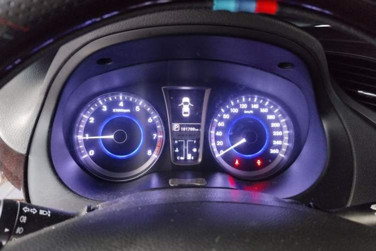 Used Hyundai Azera 2011 2.4L Luxury Model Instrument Cluster