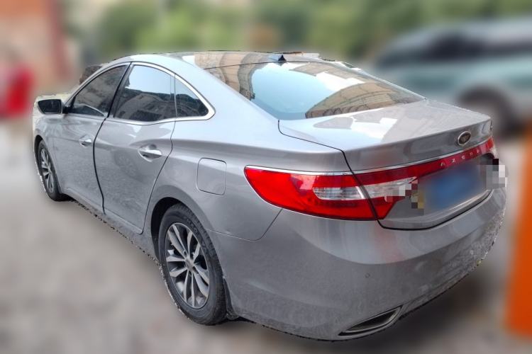 Used Hyundai Azera 2011 2.4L Luxury Model Rear Left 45 Deg