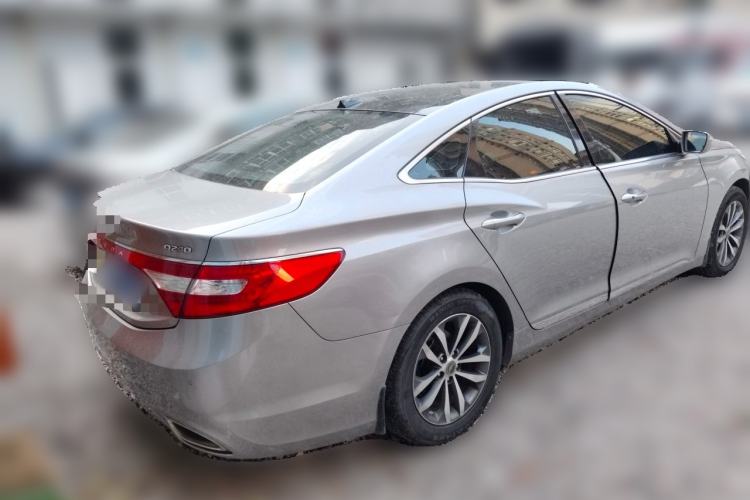 Used Hyundai Azera 2011 2.4L Luxury Model Rear Right 45 Deg