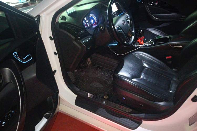 Used Hyundai Azera 2011 2.4L Luxury Model Driver Seat