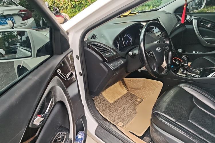 Used Hyundai Azera 2011 2.4L Luxury Model Driver Seat