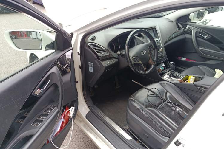 Used Hyundai Azera 2011 2.4L Luxury Model Driver Seat