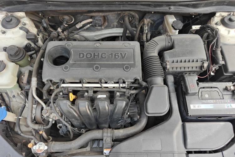 Used Hyundai Azera 2011 2.4L Luxury Model Engine Bay