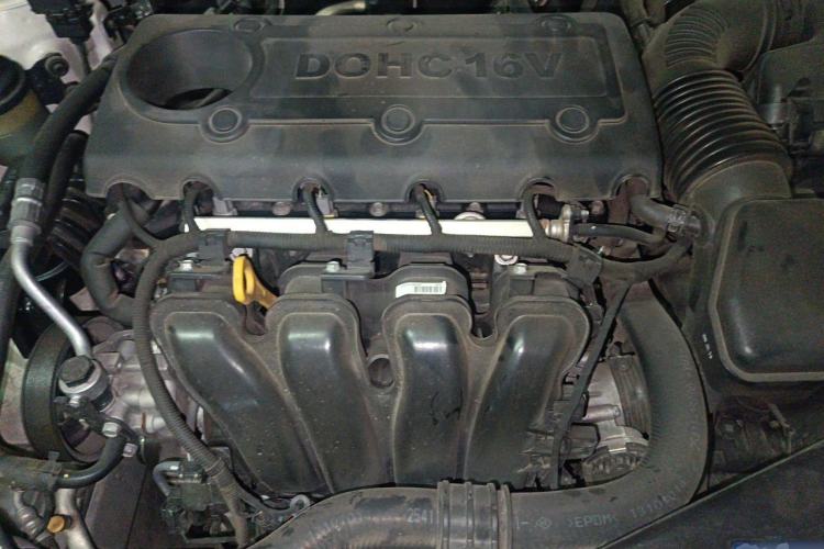 Used Hyundai Azera 2011 2.4L Luxury Model Engine Bay