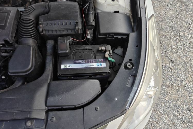 Used Hyundai Azera 2011 2.4L Luxury Model Engine Bay Left