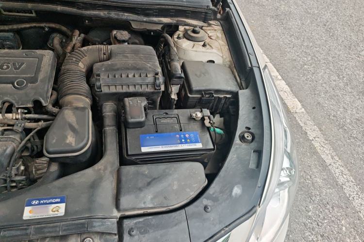Used Hyundai Azera 2011 2.4L Luxury Model Engine Bay Left