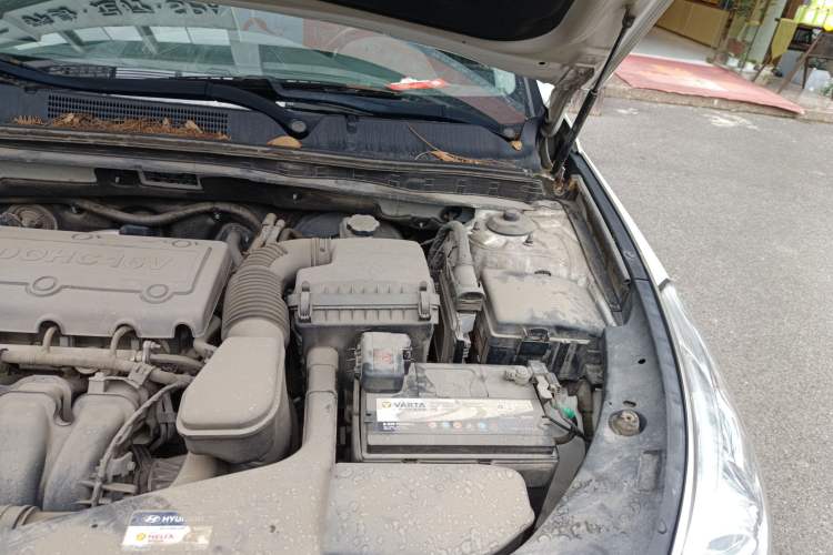Used Hyundai Azera 2011 2.4L Luxury Model Engine Bay Left