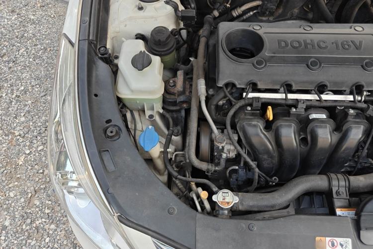 Used Hyundai Azera 2011 2.4L Luxury Model Engine Bay Right