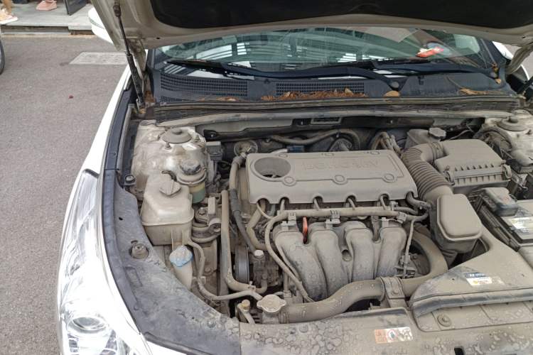 Used Hyundai Azera 2011 2.4L Luxury Model Engine Bay Right