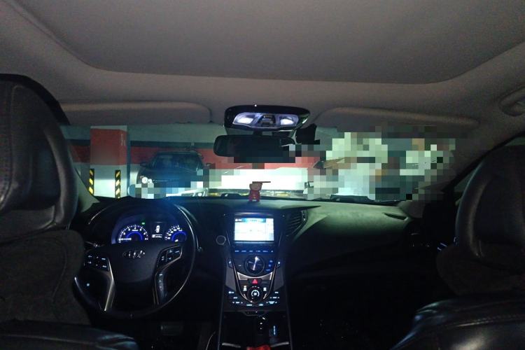 Used Hyundai Azera 2011 2.4L Luxury Model Headliner