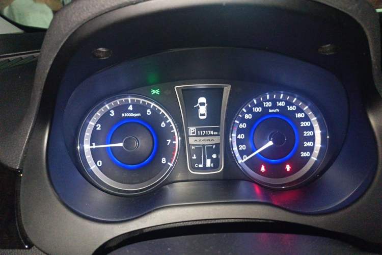 Used Hyundai Azera 2011 2.4L Luxury Model Instrument Cluster