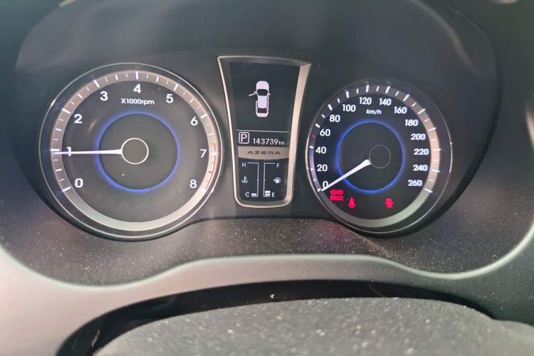 Used Hyundai Azera 2011 2.4L Luxury Model Instrument Cluster