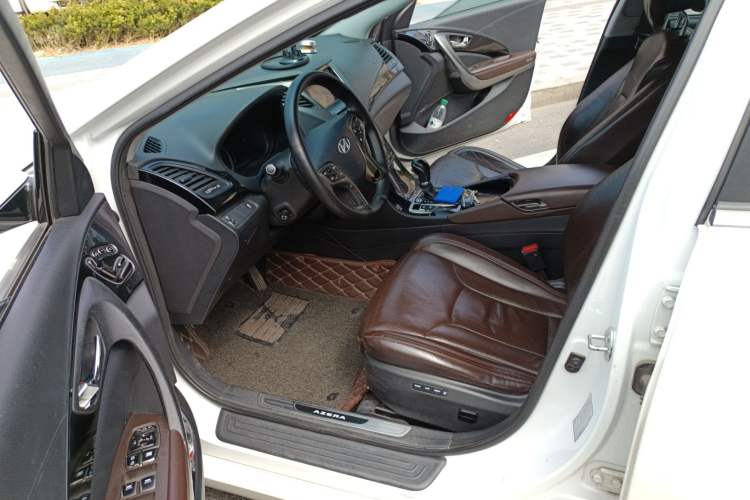 Used Hyundai Azera 2011 3.0L Flagship Edition Left Front Seat