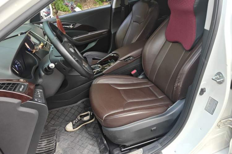 Used Hyundai Azera 2011 2.4L Luxury Model Left Front Seat