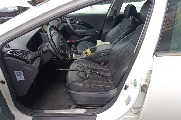 Used Hyundai Azera 2011 2.4L Luxury Model Left Front Seat