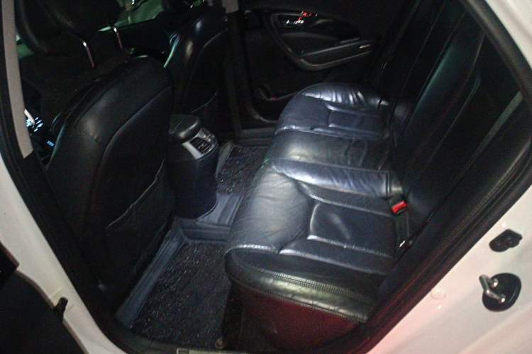 Used Hyundai Azera 2011 2.4L Luxury Model Left Rear Seat