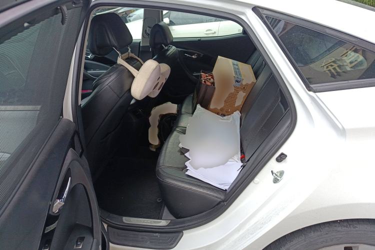 Used Hyundai Azera 2011 2.4L Luxury Model Left Rear Seat