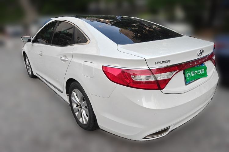 Used Hyundai Azera 2011 2.4L Luxury Model Rear Left 45 Deg