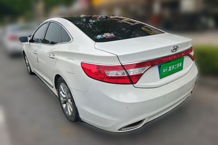 Used Hyundai Azera 2011 2.4L Luxury Model Rear Left 45 Deg
