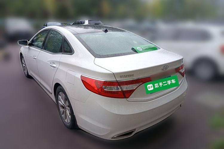 Used Hyundai Azera 2011 2.4L Luxury Model Rear Left 45 Deg