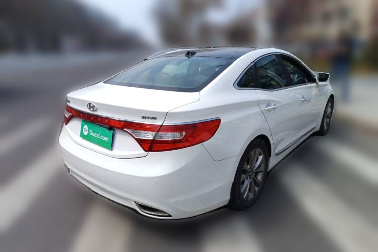 Used Hyundai Azera 2011 3.0L Flagship Edition Rear Right 45 Deg