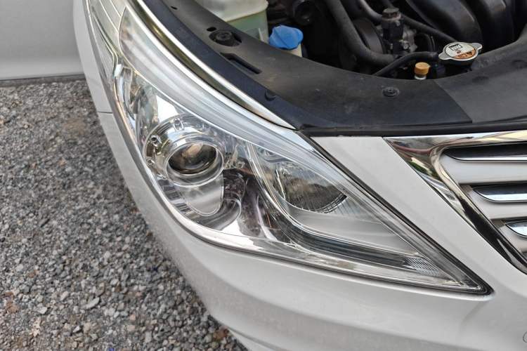 Used Hyundai Azera 2011 2.4L Luxury Model Right Front Headlight