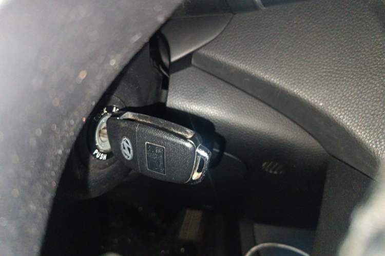 Used Hyundai Azera 2011 2.4L Luxury Model Vehicle Key