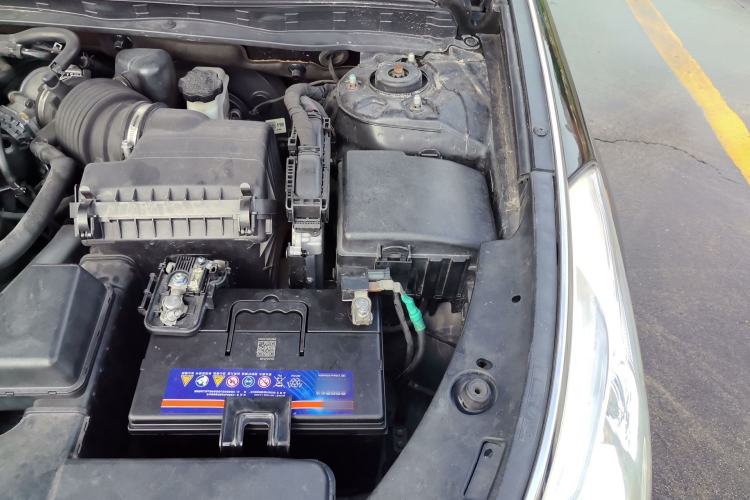Used Hyundai Azera 2015 3.0L Flagship Model Engine Bay Left