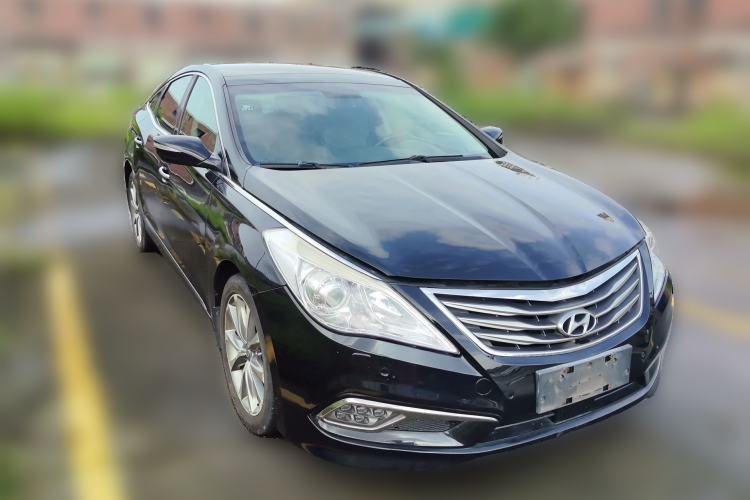 Used Hyundai Azera 2015 3.0L Flagship Model Front Right 45 Deg