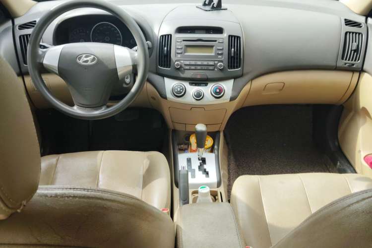 Used Hyundai Celesta 2008 1.6L AT GL Center Console