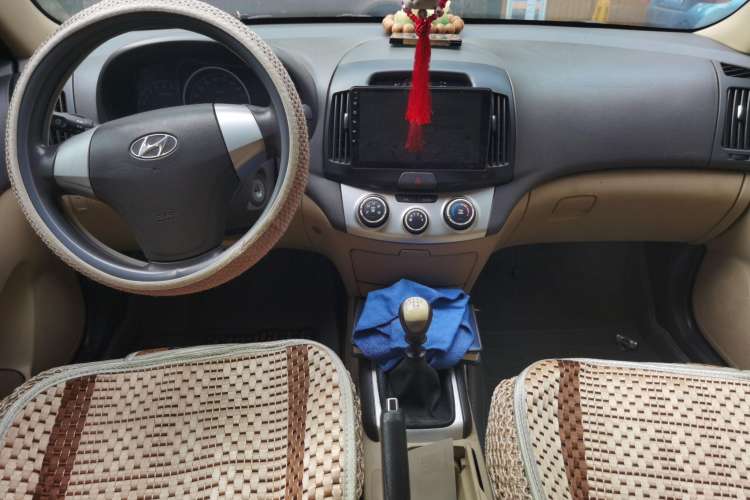 Used Hyundai Celesta 2008 1.6L MT GL Center Console