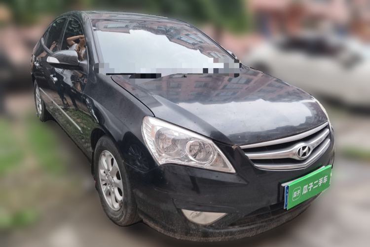 Used Hyundai Celesta 2008 1.6L MT GLS Front Right 45 Deg