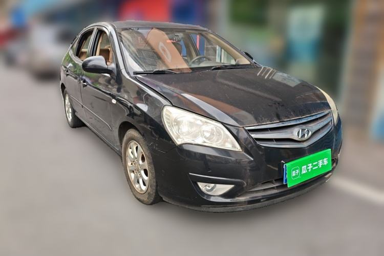 Used Hyundai Celesta 2008 1.6L MT GL Front Right 45 Deg