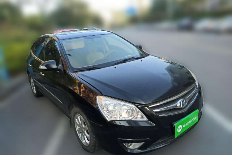 Used Hyundai Celesta 2008 1.6L AT GL Front Right 45 Deg