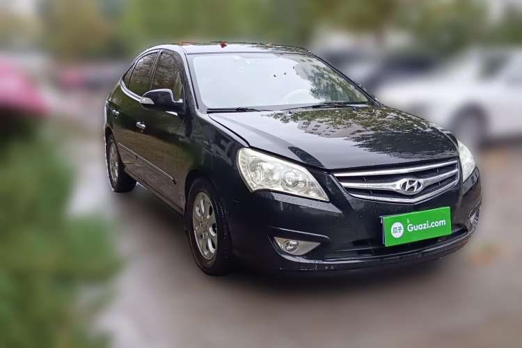 Used Hyundai Celesta 2008 1.6L AT GL Front Right 45 Deg