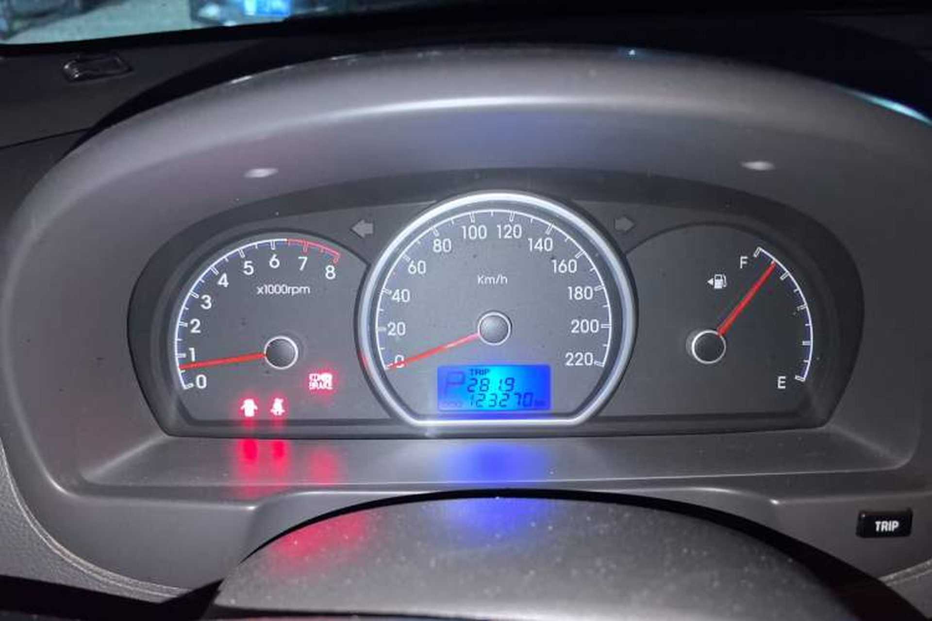 Used Hyundai Celesta 2008 1.6L AT GLS Instrument Cluster
