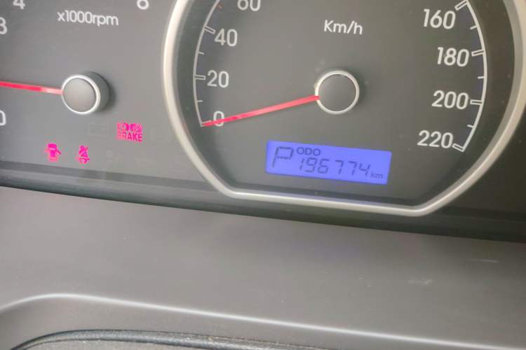 Used Hyundai Celesta 2008 1.6L AT GL Odometer Close Up