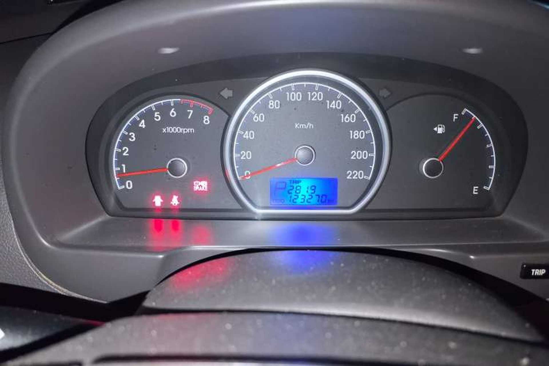 Used Hyundai Celesta 2008 1.6L AT GLS Odometer Close Up