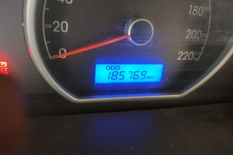 Used Hyundai Celesta 2008 1.6L MT GL Odometer Close Up
