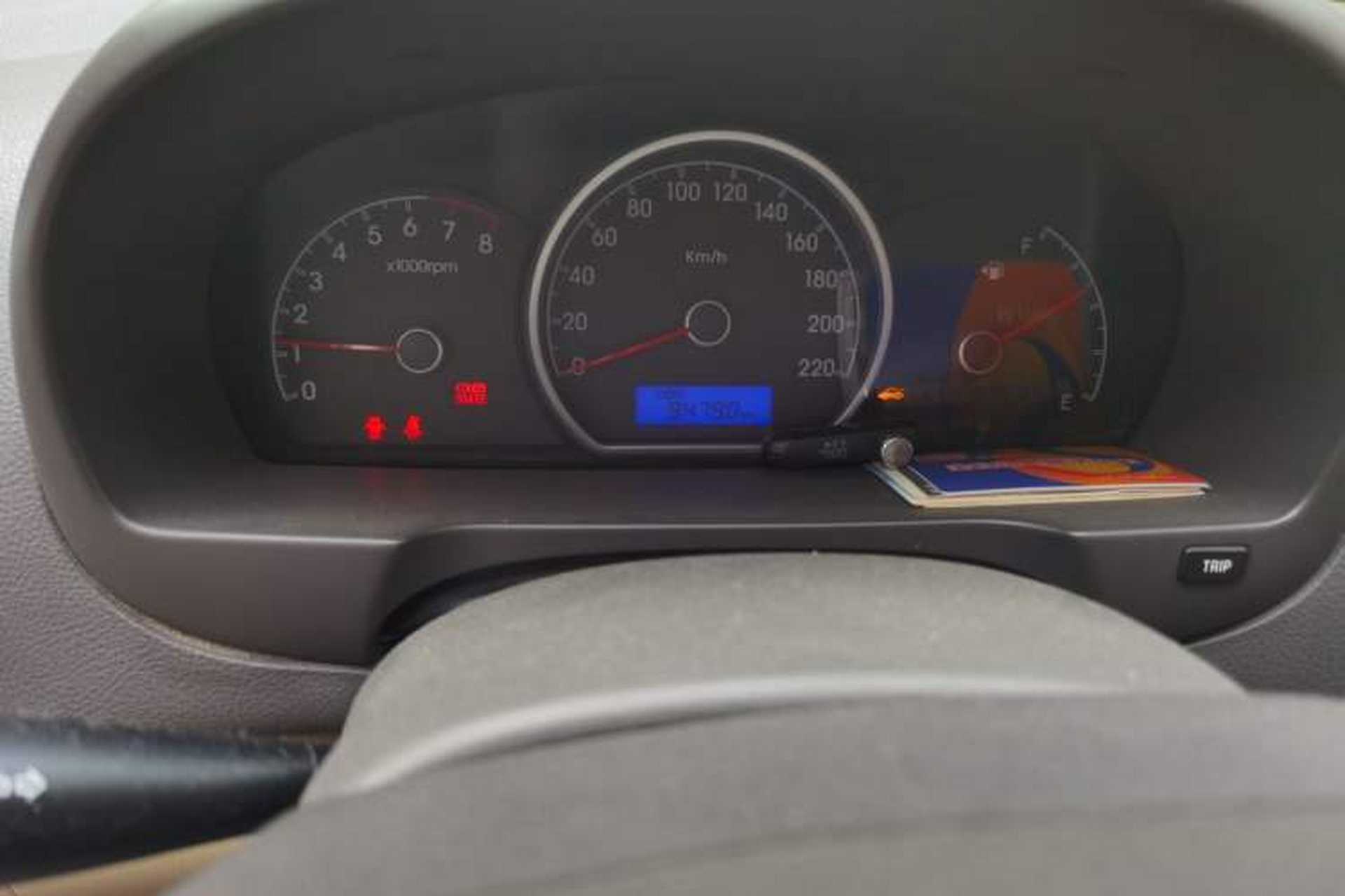 Used Hyundai Celesta 2008 1.6L MT GL Odometer Close Up