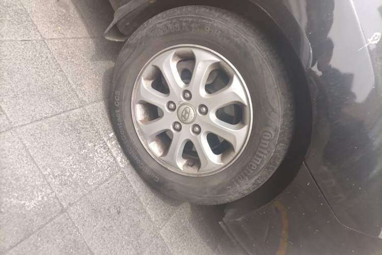 Used Hyundai Celesta 2008 1.6L AT GLS Right Front Wheel Hub