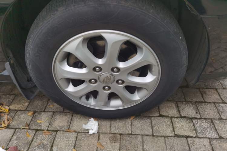 Used Hyundai Celesta 2008 1.6L MT GL Right Front Wheel Hub