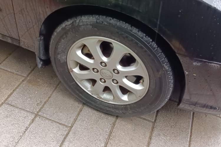 Used Hyundai Celesta 2008 1.6L AT GL Right Front Wheel Hub