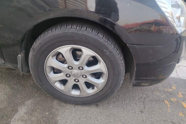 Used Hyundai Celesta 2008 1.6L MT GL Right Front Wheel Hub
