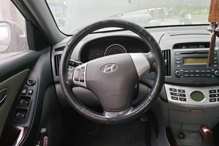 Used Hyundai Celesta 2008 1.6L AT GLS Steering Wheel