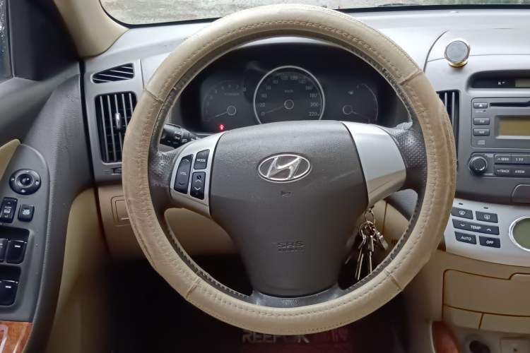 Used Hyundai Celesta 2008 1.6L AT GL Steering Wheel