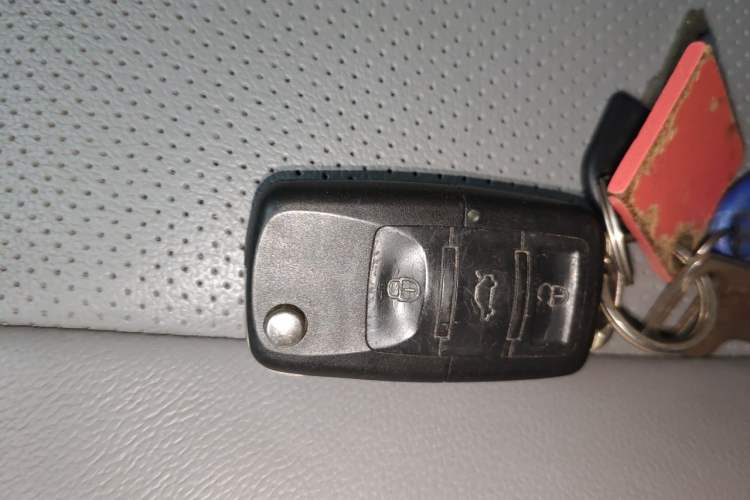 Used Hyundai Celesta 2008 1.6L AT GLS Vehicle Key