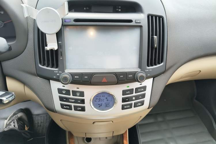 Used Hyundai Celesta 2008 1.6L AT GLS Audio And AC Panel