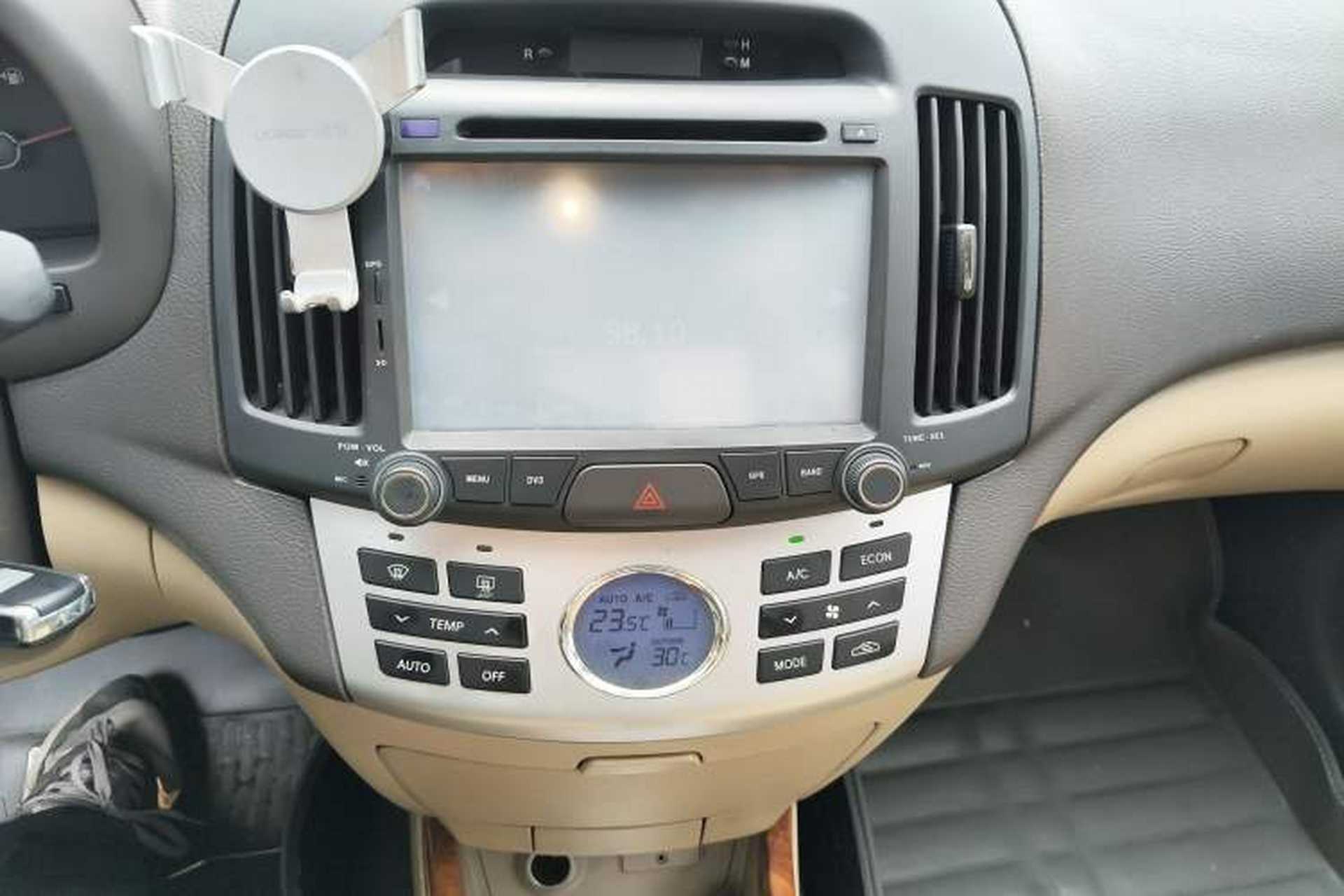 Used Hyundai Celesta 2008 1.6L AT GLS Audio And AC Panel